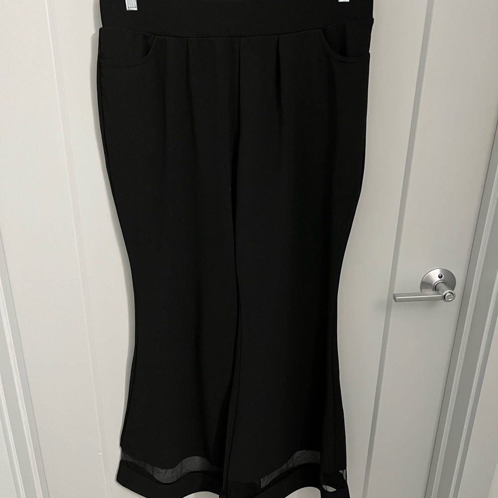 BloomChic Elegant Black Trousers